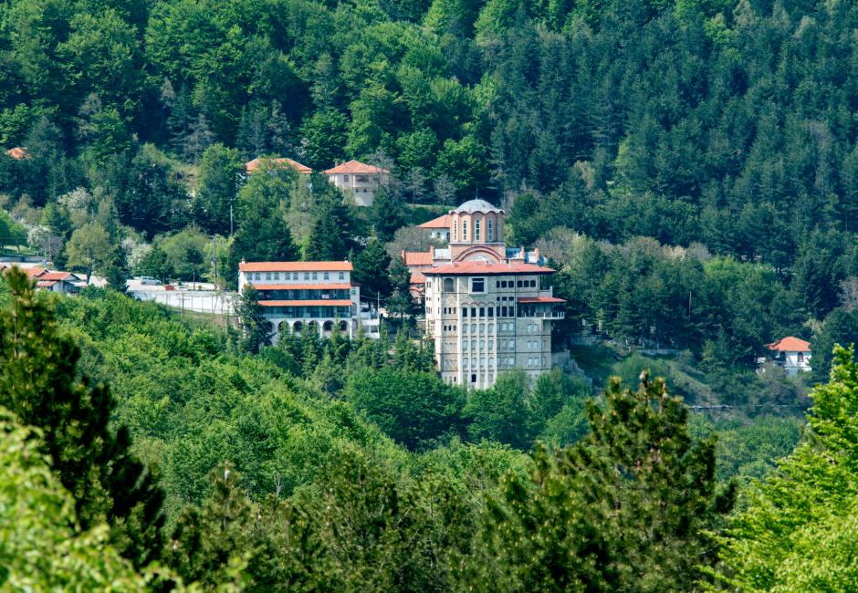 Πλήθος πιστών στη Μονή της Παναγίας Σουμελά