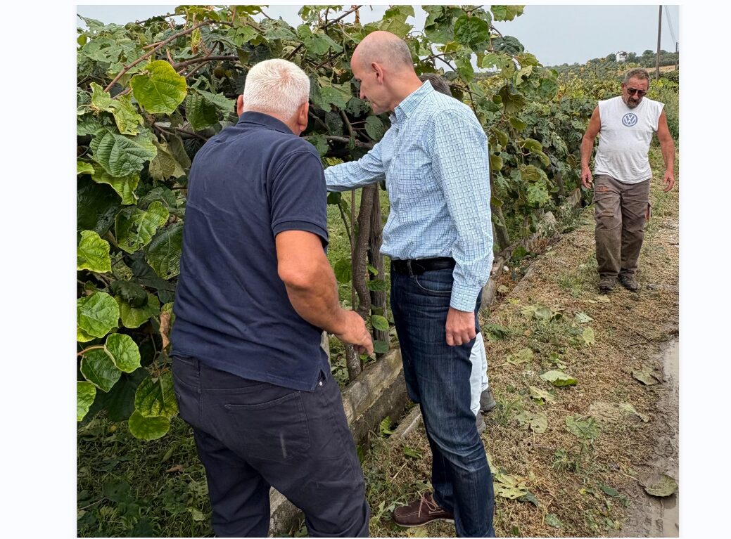 Στο Αιγίνιο και τον Καταχά ο Φ. Μπαραλιάκος για τις ζημιές από το χαλάζι