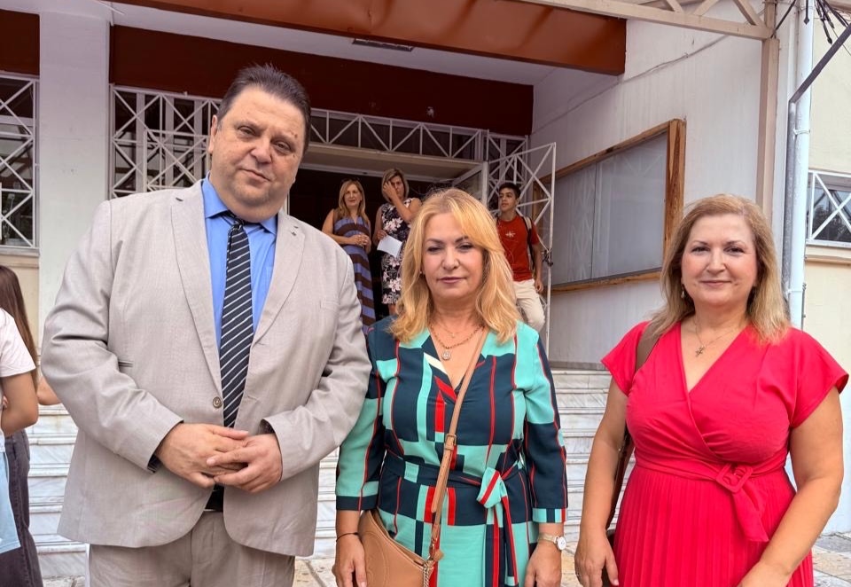 Η Άννα Μάνη Παπαδημητρίου σε αγιασμούς σχολείων της Κατερίνης