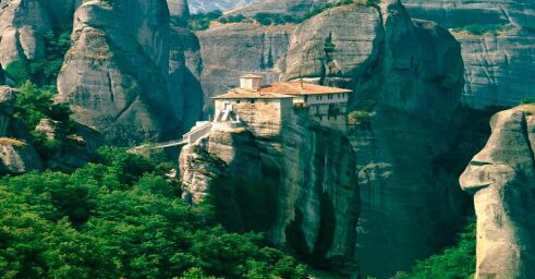 Ένωση Συνταξιούχων Εμπόρων Ν. Πιερίας – Ημερήσια εκδρομή στα Μετέωρα στις 5 Οκτωβρίου