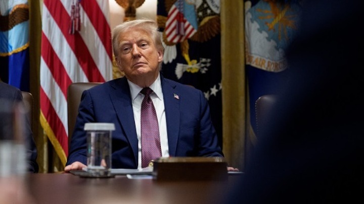 Πιέσεις Τραμπ για διώξεις πολιτικών αντιπάλων – Επικίνδυνα παιχνίδια εξουσίας