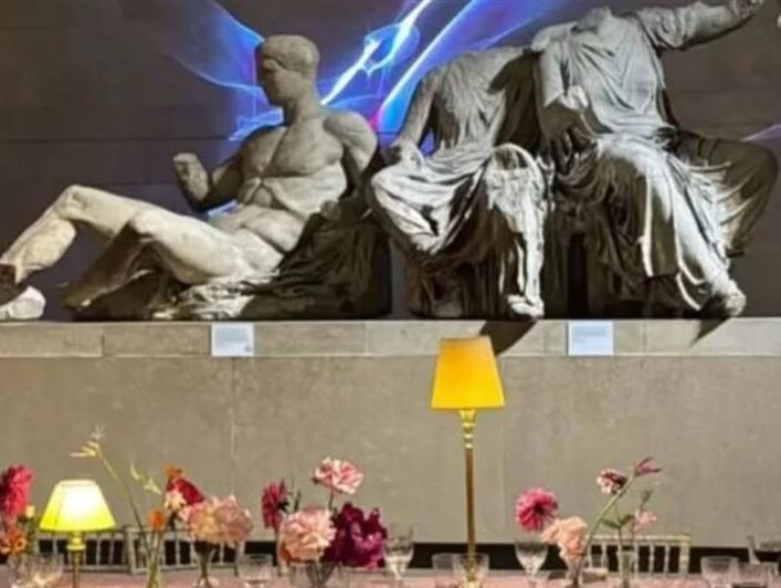 Σάλος για το «Pink Ball» στο Βρετανικό Μουσείο – Δείπνο μπροστά στα Γλυπτά του Παρθενώνα!