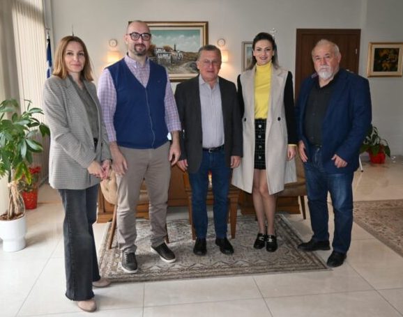 Το νέο Δ.Σ. Δικαστικών Υπαλλήλων Πιερίας στον δήμαρχο Κατερίνης