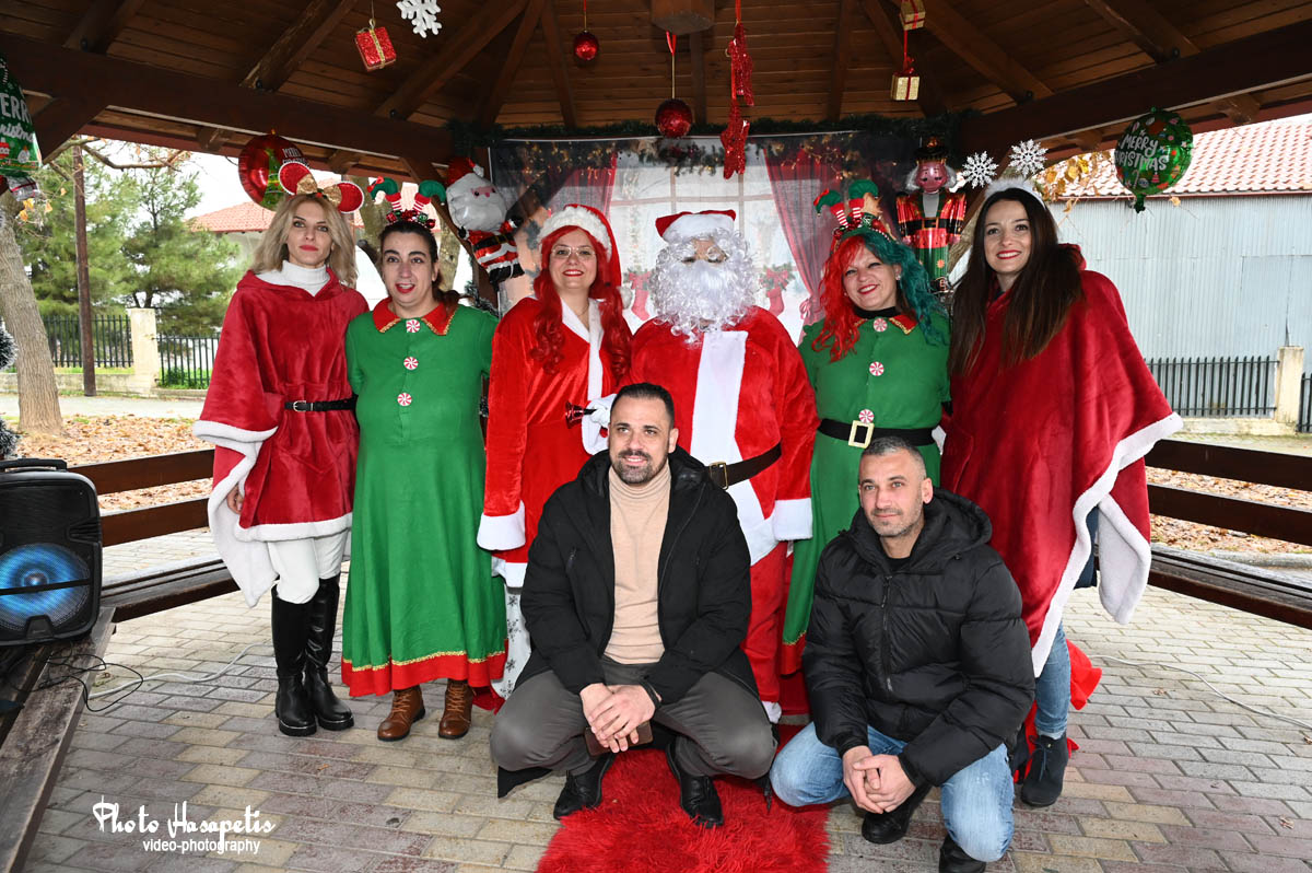 Η Χριστουγεννιάτικη Γιορτή στο 2ο Δημοτικό Σχολείο Κολινδρού