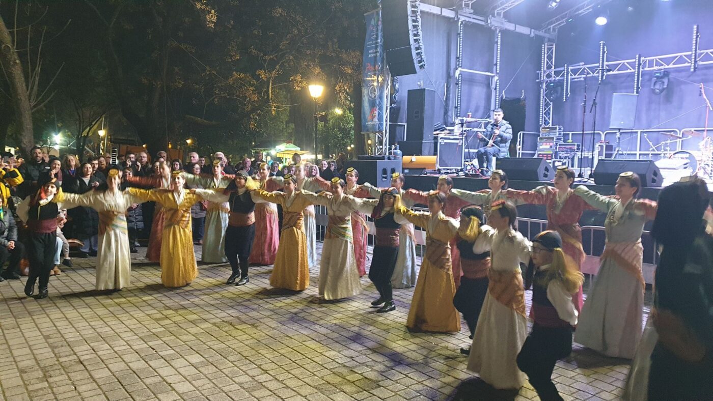 H Ποντιακή παράδοση & η φιλοξενία της Ένωσης Ποντίων Πιερίας στο «πάρκο των χρωμάτων»