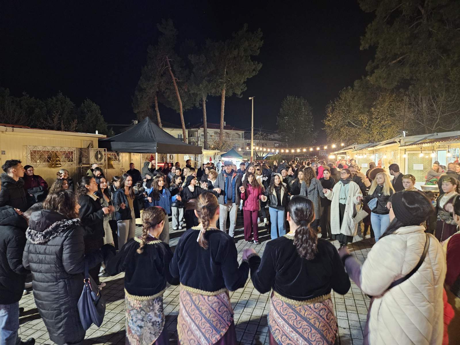 Μουσικό Σχολείο: Ενθουσίασε το «Χριστουγεννιάτικο Μουσικό Χωριό»