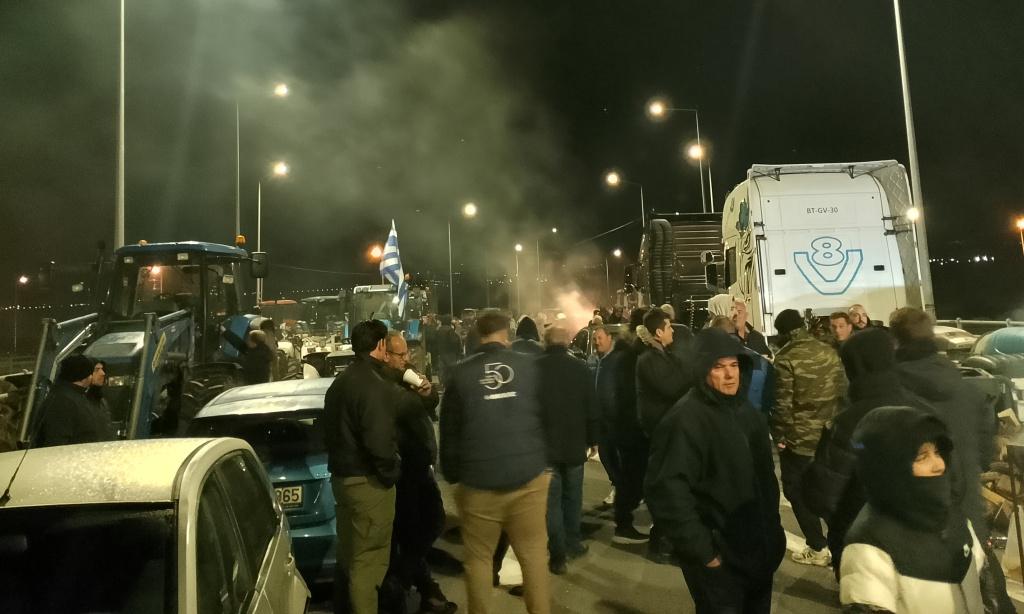 Πιερία: Στελέχη της Νέας Αριστεράς στα μπλόκα των αγροτών