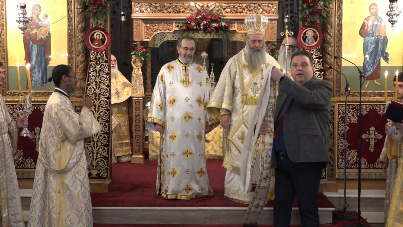 Με τους μαθητές του στο πλευρό του: Η συγκινητική χειροτονία του π. Ευσταθίου Φιρινίδη