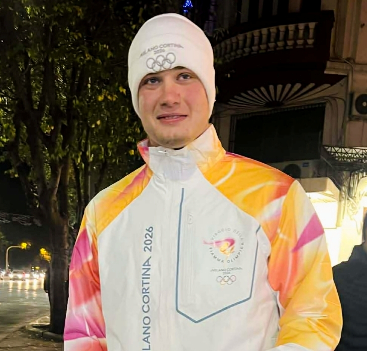 Θεσσαλονίκη: Στα χέρια του Πιεριέα Αχιλλέα Χρυσίδη η Ολυμπιακή φλόγα