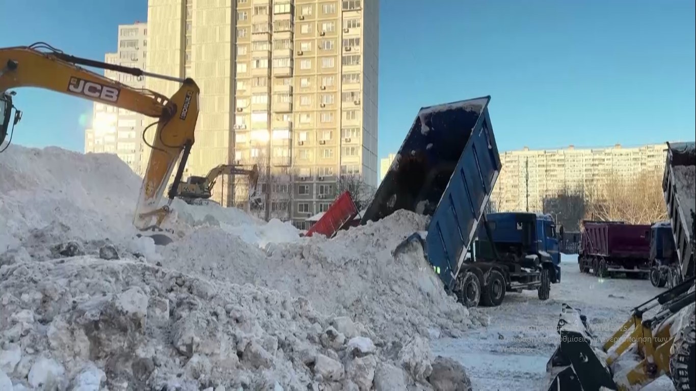 Μόσχα: Το χιόνι «έθαψε» την πόλη – Ρεκόρ χιονόπτωσης 200 ετών!