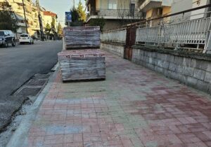 Κατερίνη: Νέα πεζοδρόμια στην οδό 25ης Μαρτίου