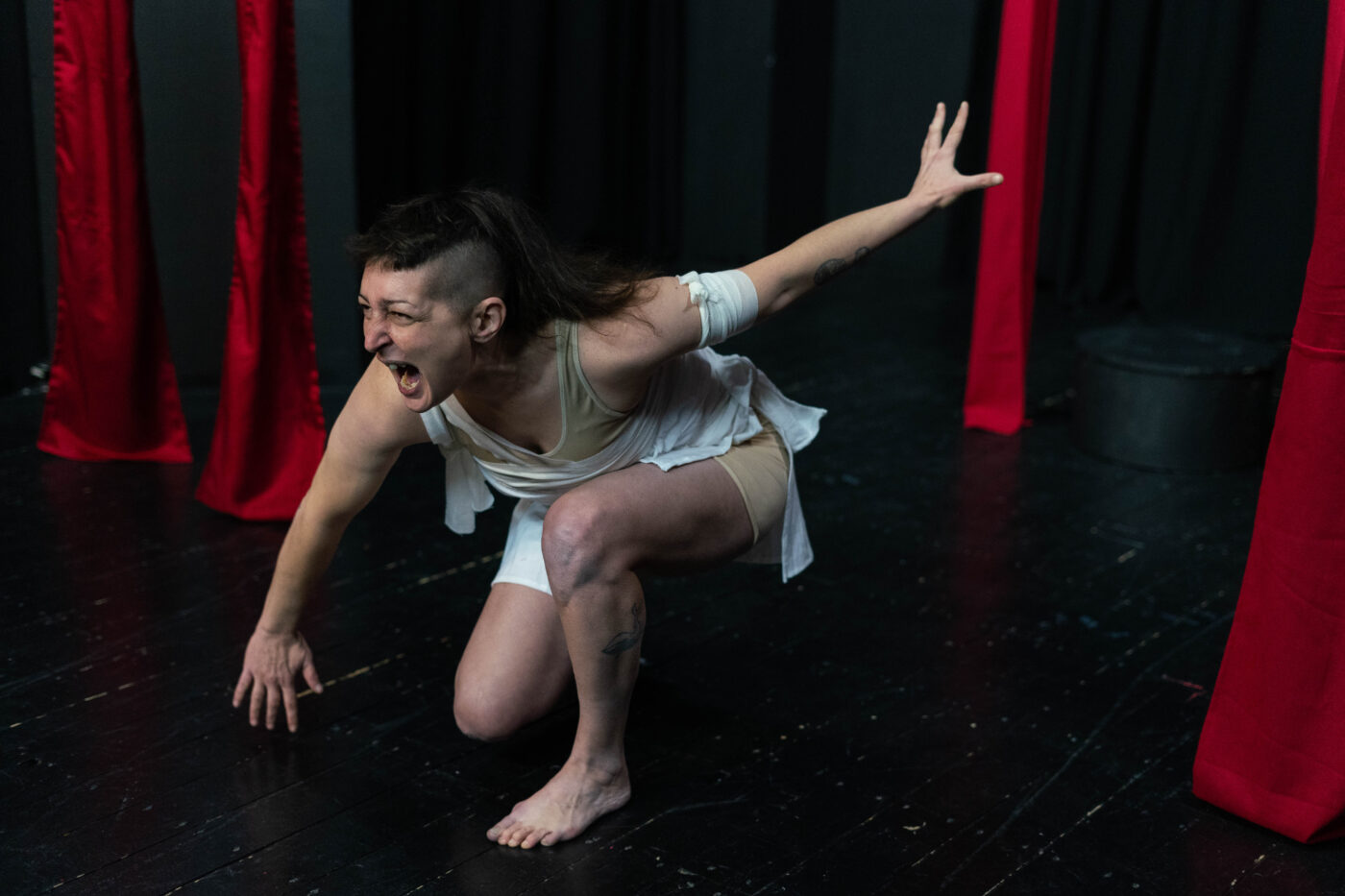 Θέατρο ΠΗΓΑΣΟΣ – “Από εδώ, από αυτήν εδώ την άδικη άκρη του κόσμου”