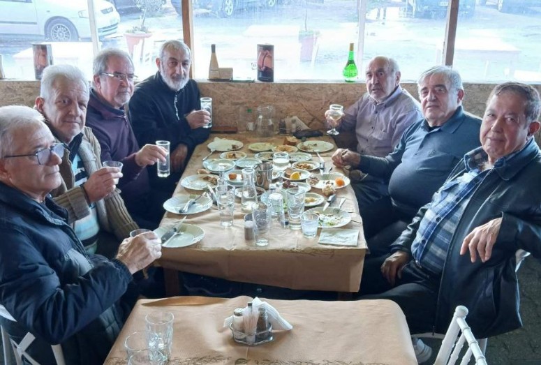 Κατερίνη: Οι συνταξιούχοι ηλεκτρονικοί αντάμωσαν με τσίπουρο και αναμνήσεις