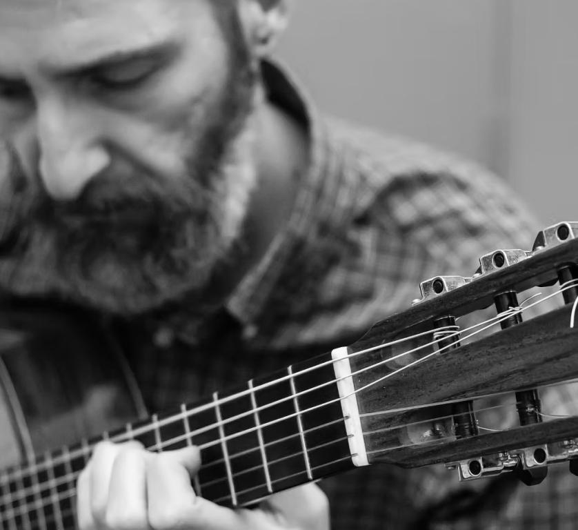 Μουσικό Σχολείο: Σεμινάριο κιθάρας με τον Κώστα Τοσίδη
