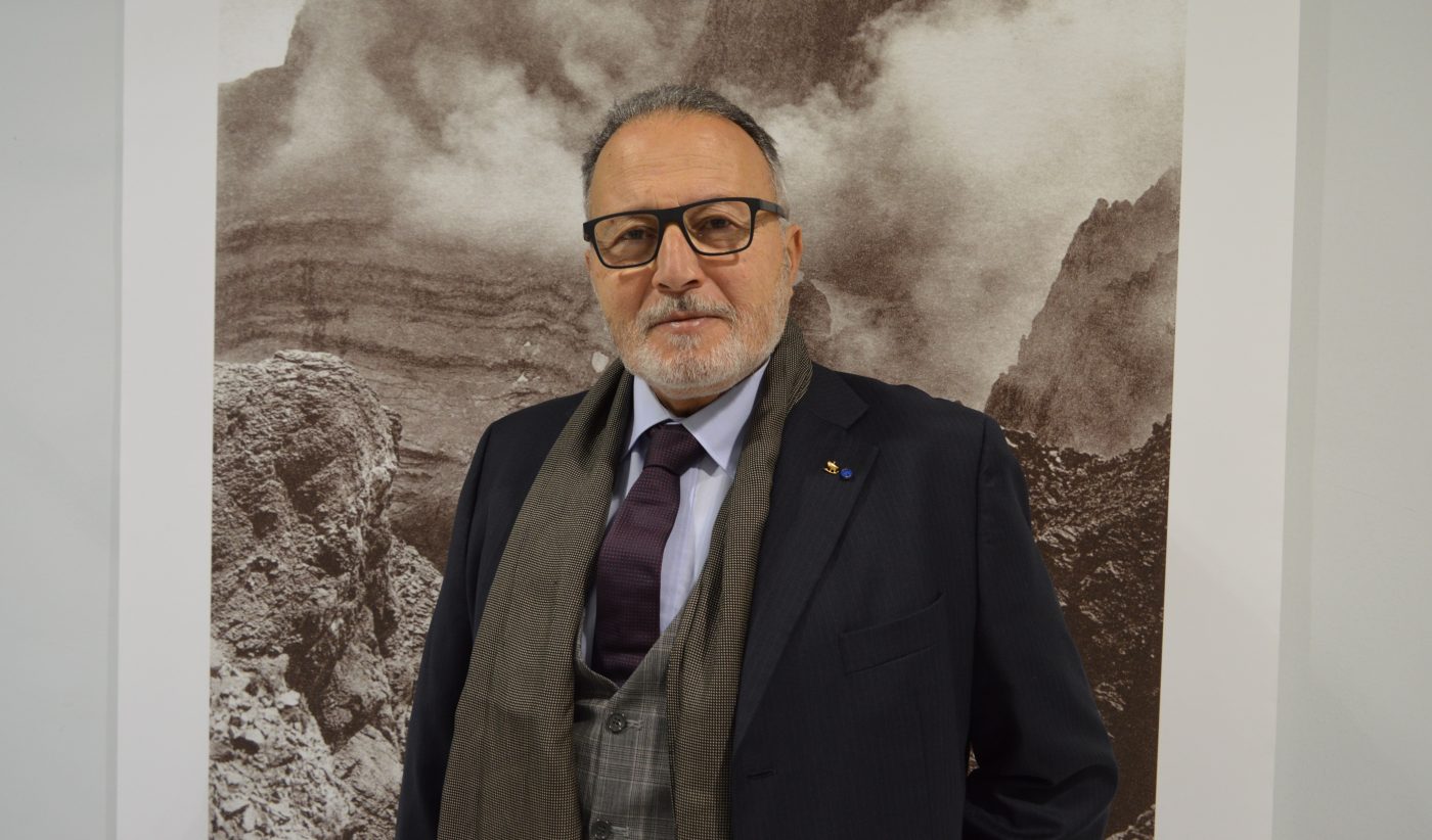 Γ. Κορίνθιος – Συνέντευξη με τον καθηγητή που ένωσε την ομογένεια για την ελληνική λαλιά