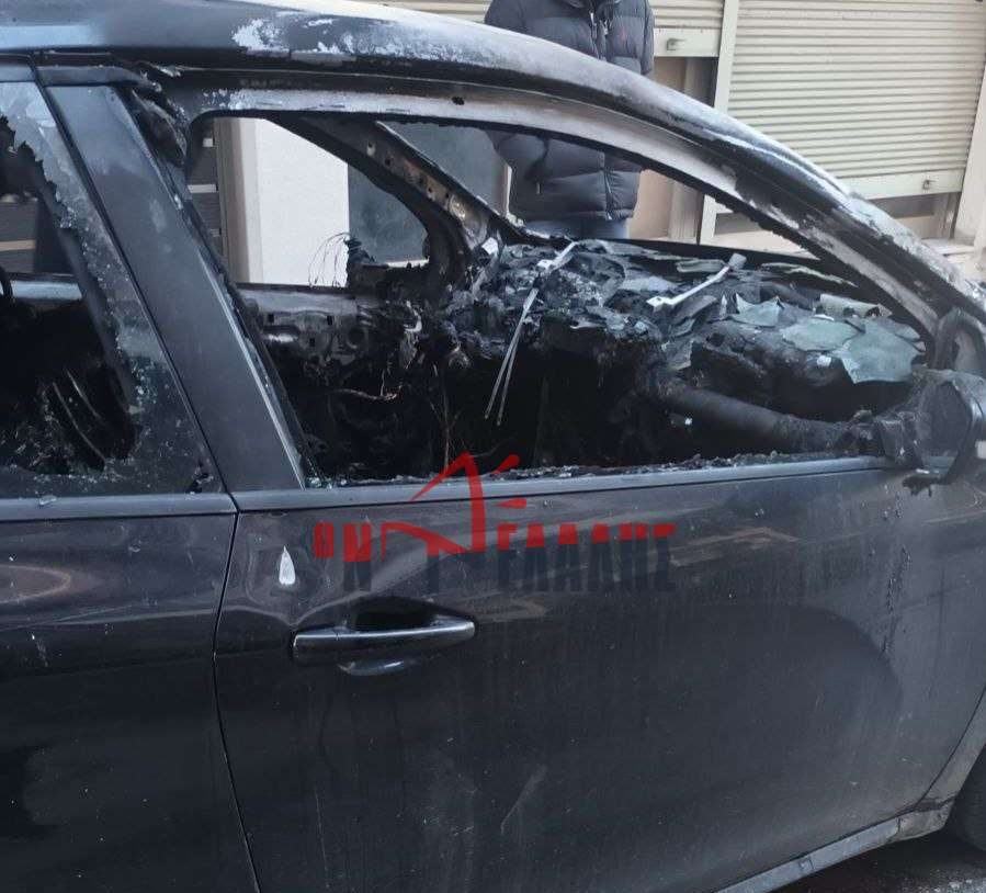 Κατερίνη: Στις φλόγες σταθμευμένο αυτοκίνητο
