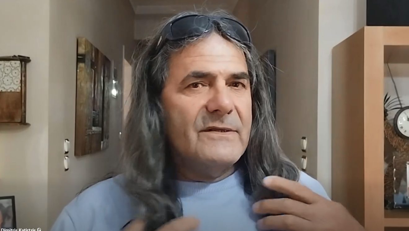 Δώρισε τα μαλλιά του για καρκινοπαθή! Συγκινεί ο Δ. Κατιρτζής (vid)