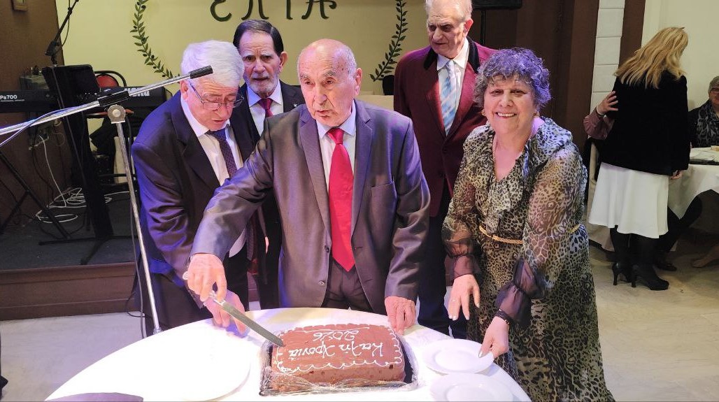 Κέφι και διασκέδαση στην ετήσια συνεστίαση των Συνταξιούχων ΟΑΕΕ