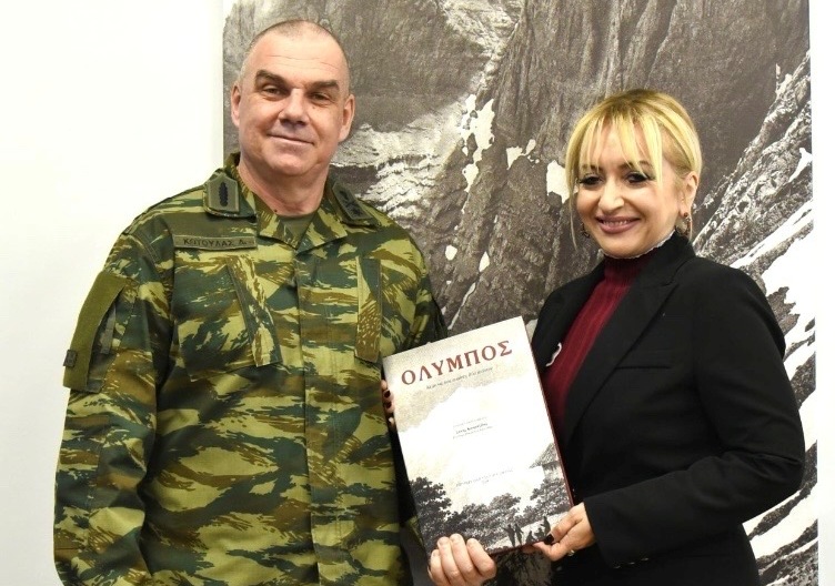 Ο νέος Διοικητής της ΧΧΙV ΤΘΤ Λιτοχώρου στην Αντιπεριφερειάρχη Πιερίας