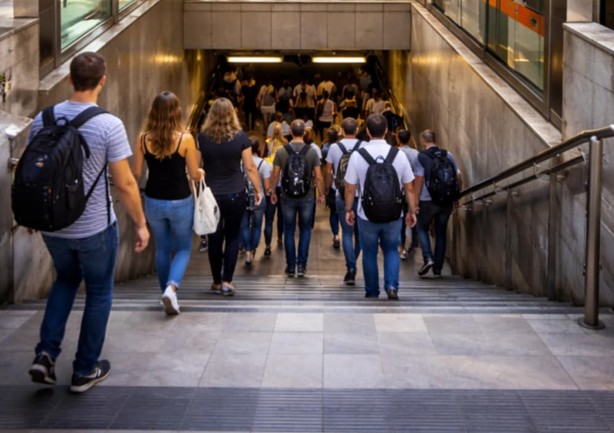 Τραγωδία στο Μετρό: Νεκρός άνδρας στο Σύνταγμα