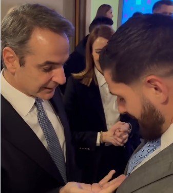 Κ. Μητσοτάκης: Το βίντεο από τη σύνοδο του ΕΛΚ και η ελληνική… γραβάτα!