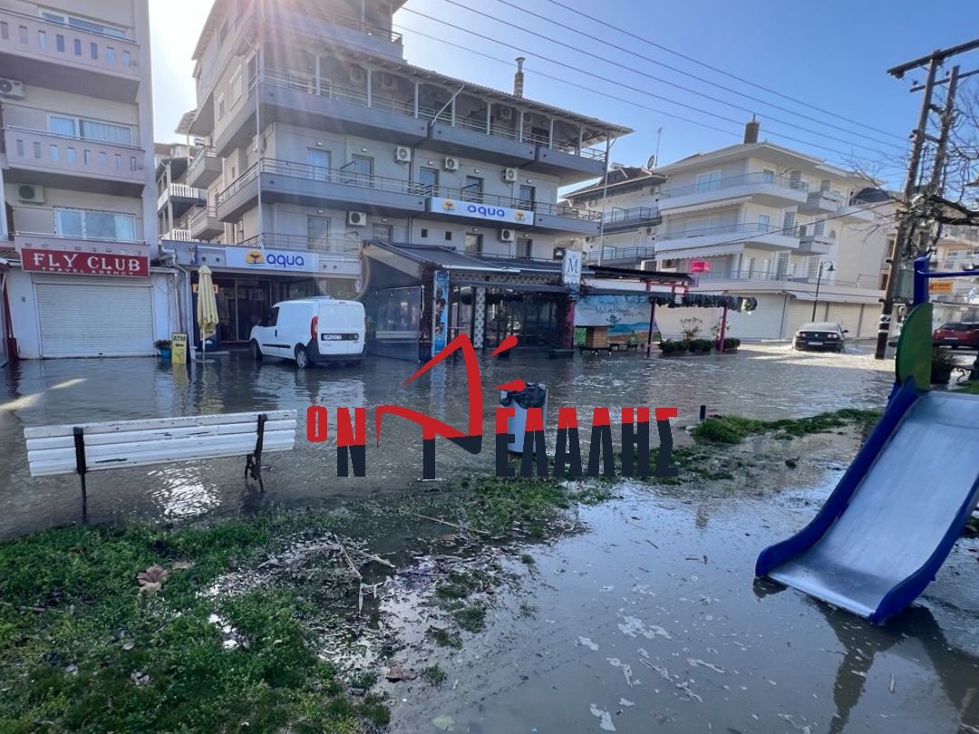 Θάλασσα «καταπίνει» Ολυμπιακή Ακτή και Παραλία – Αγωνία για μόνιμη λύση πριν τη σεζόν VID