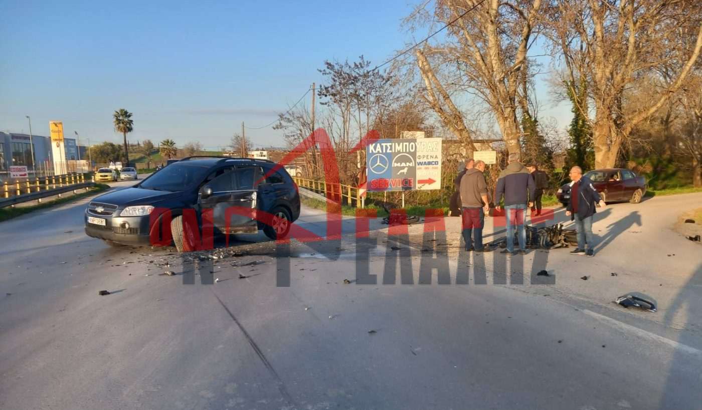 Πιερία: Σφοδρή σύγκρουση ΙΧ με μοτοσικλέτα στην παλιά εθνική οδό